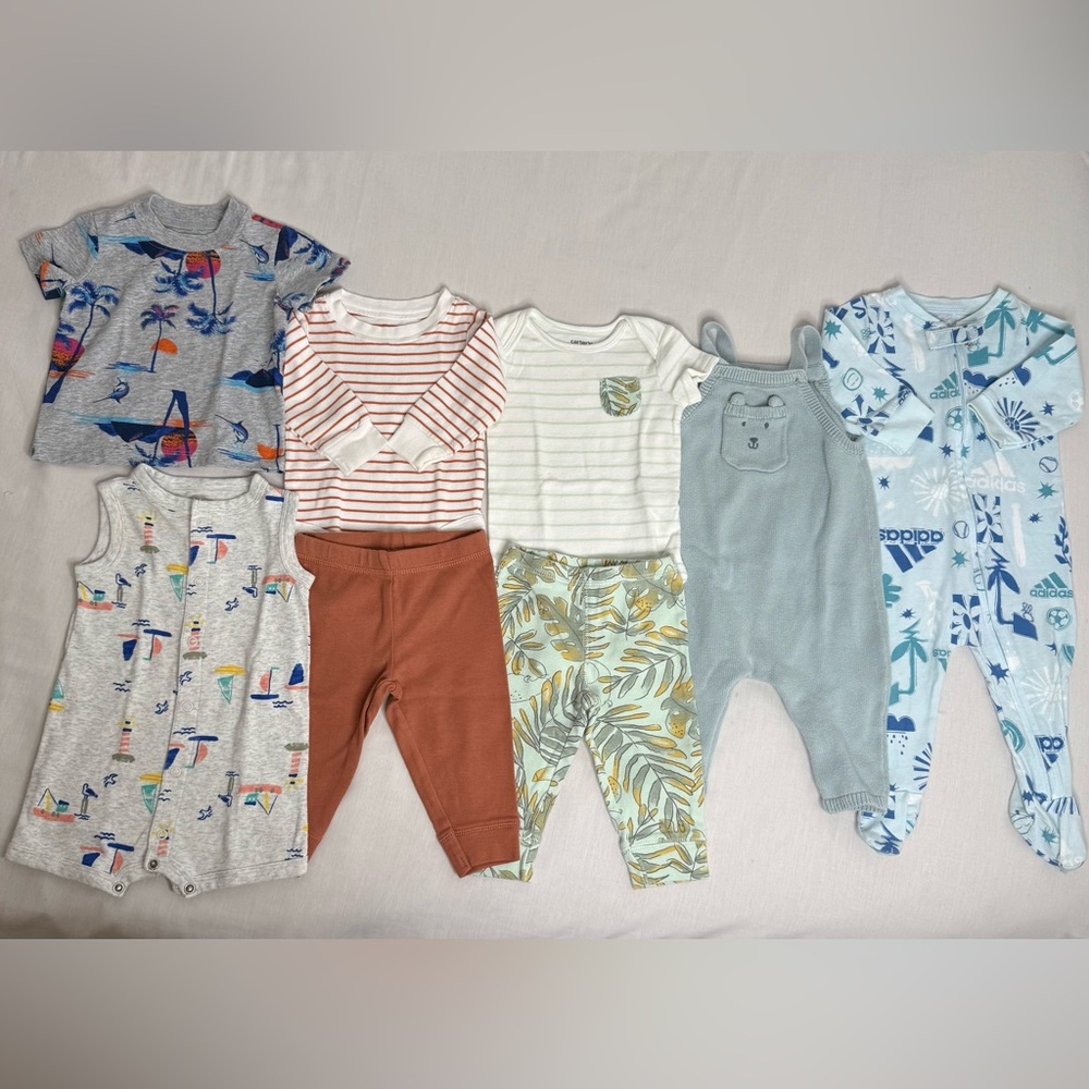 Carter's 6 months
Baby boy clothes bundle